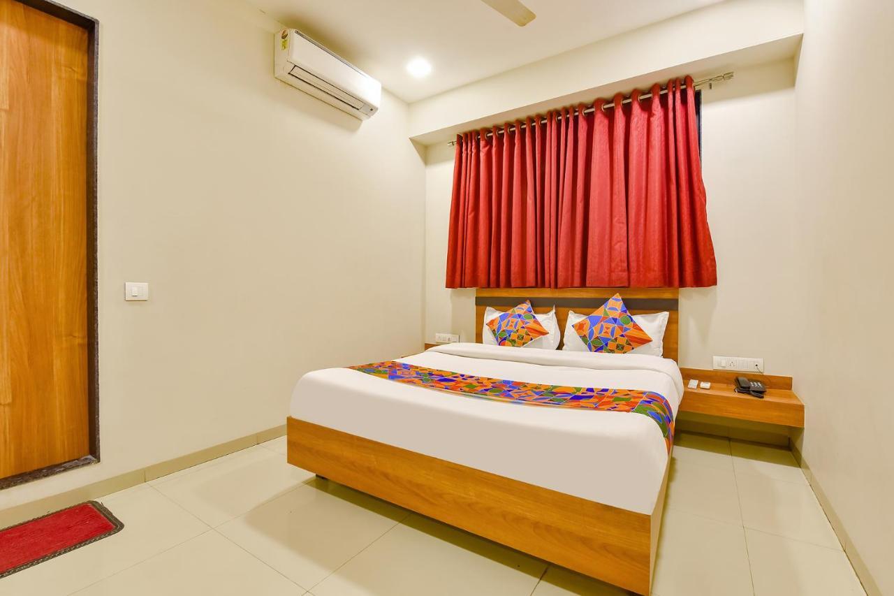 Fabhotel Happinex Szúrat Kültér fotó
