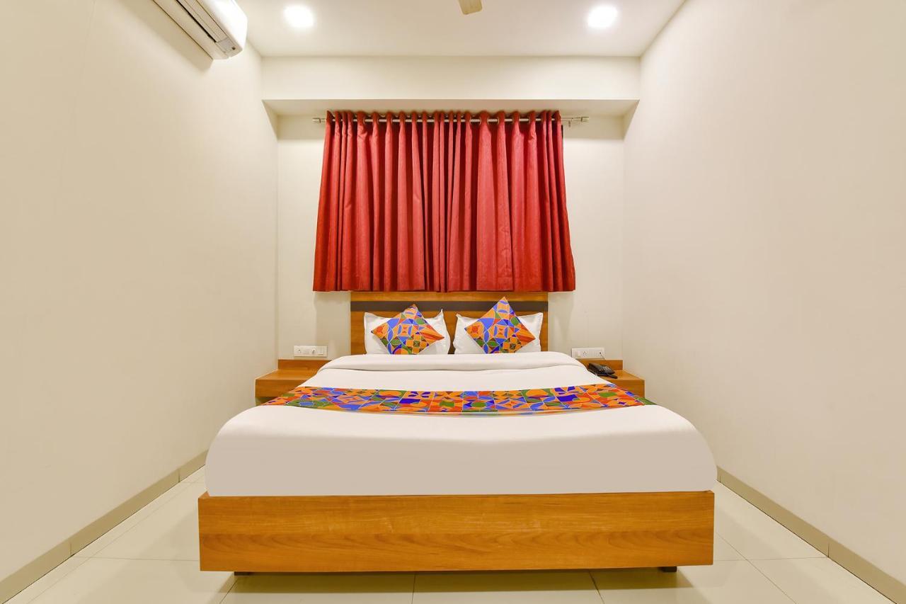 Fabhotel Happinex Szúrat Kültér fotó